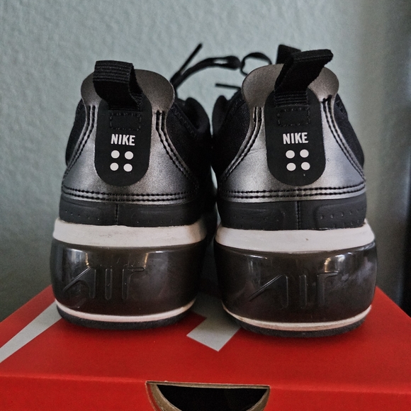 Nike | Air Max Dia Sneakers - Picture 4 of 10